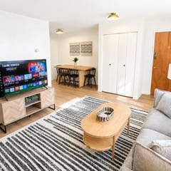 Newly Remodeled + Modern Aztec Themed + 1 Bed/1 Bath Near Airport