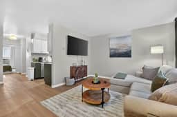 Newly Remodeled Unit 2 + Modern + 1 Bed/1 Bath Near Airport - Image 2
