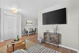 Newly Remodeled Unit 2 + Modern + 1 Bed/1 Bath Near Airport - Image 5