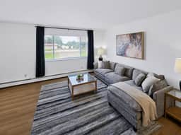 Modern Traditional #10 + 2nd floor + 1 Bed/1 Bath - Image 3