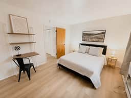 Newly Remodeled Unit 8 + Modern + 1 Bed/1 Bath - Image 5