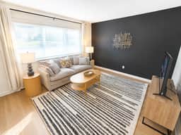 Newly Remodeled + Modern Aztec Themed + 1 Bed/1 Bath Near Airport - Image 2