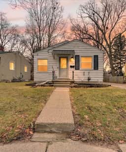 Southern Comfort Cottage in the City - Image 5