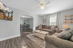 Cozy Home with Wi-/fi & Large Deck - Image 2