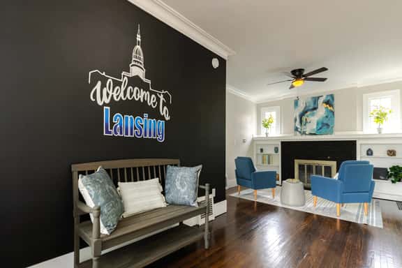 Game Room + 3 bd/2 bath + Family Friendly | Central Lansing - Image 1