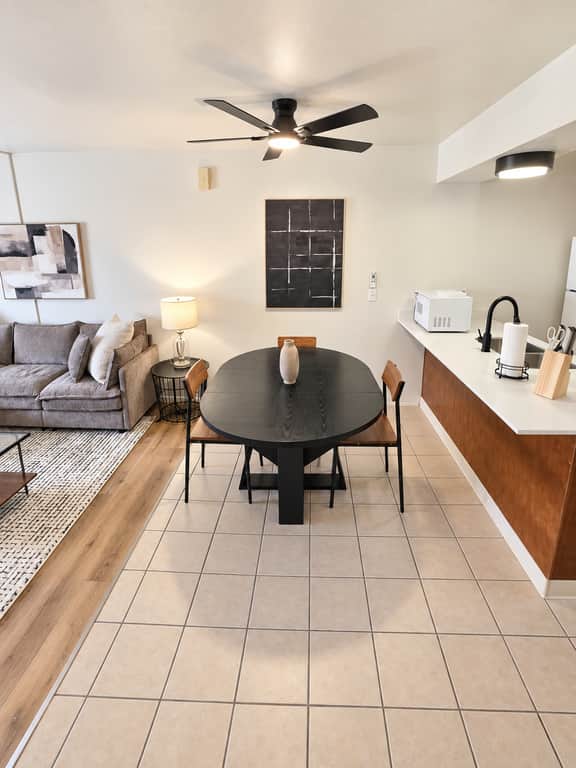 Mid-Century Modern #12 + 2nd floor + 1 Bed/1 Bath - Image 2
