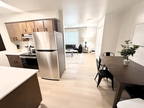Newly Remodeled Unit 8 + Modern + 1 Bed/1 Bath - Image 3