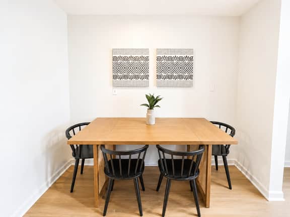 Newly Remodeled + Modern Aztec Themed + 1 Bed/1 Bath Near Airport - Image 4