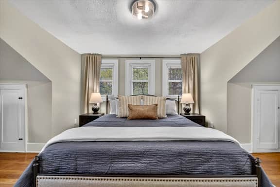 4 bed/2 bath, Relaxing, Seating for 8, Family Gathering location - Image 2