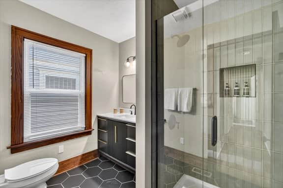 4 bed/2 bath, Relaxing, Seating for 8, Family Gathering location - Image 4